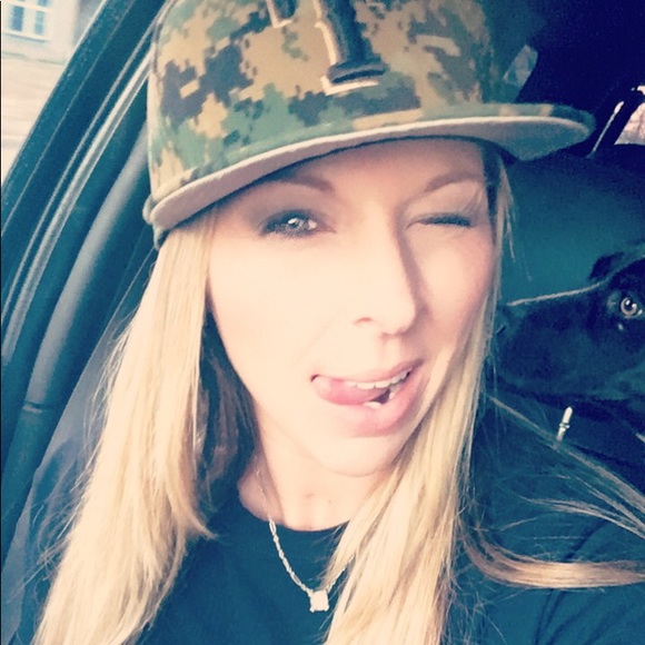 Meet your Posher, Stephanie - Picture 2 of 7